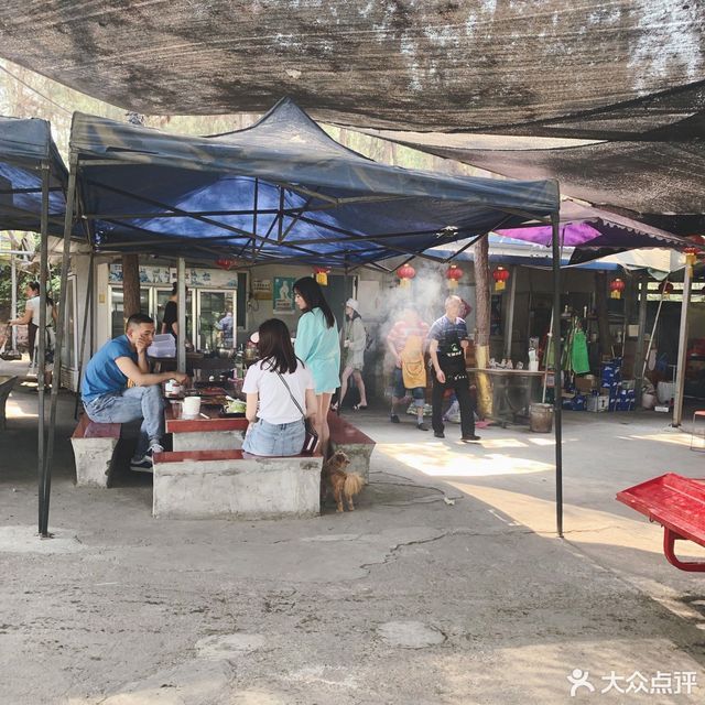 绵阳市 餐饮服务 餐馆 > 幺妹野外自助烧烤 标签: 推荐菜: 分类:餐馆