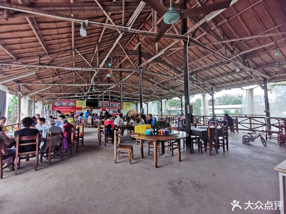 广州市 农家乐 > 陆府生态农庄(花都店) 标签: 推荐菜:山泉水煲鸡