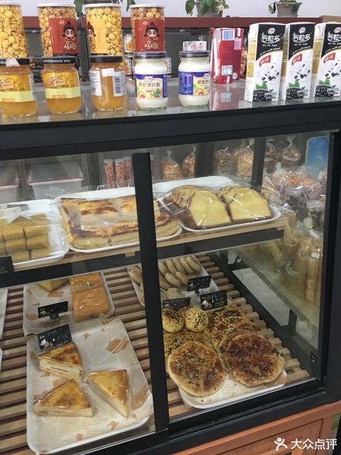 米吉蛋糕(展艺路店)位于苏州市昆山市展艺路66号 标签:糕饼店面包店