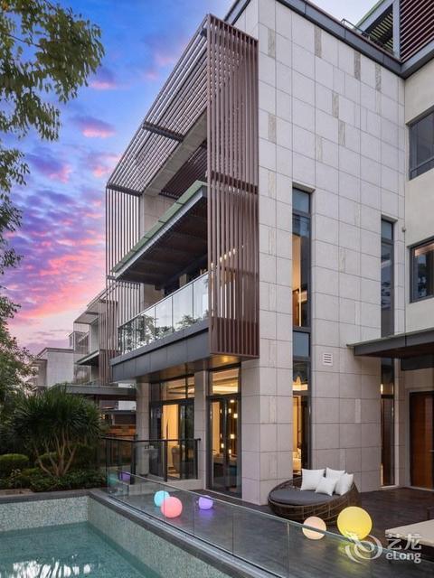 三亚海棠湾莫奈海景别墅保利财富中心店