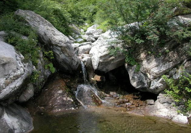 摩崖石刻自然风景区