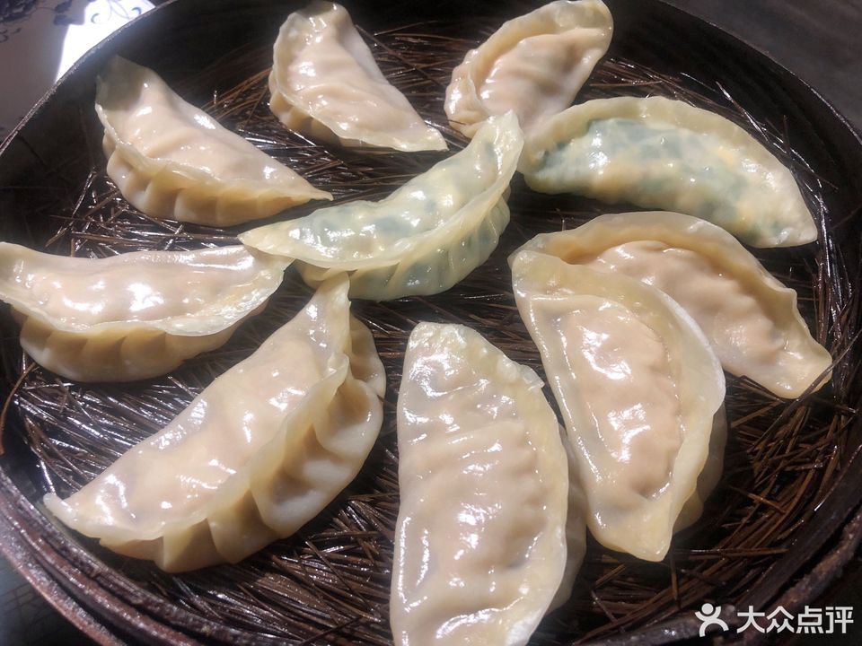 餐饮服务 餐馆 > 松针蔡记蒸饺(兴华街店)红豆粥 分类:餐饮;快餐;饺子