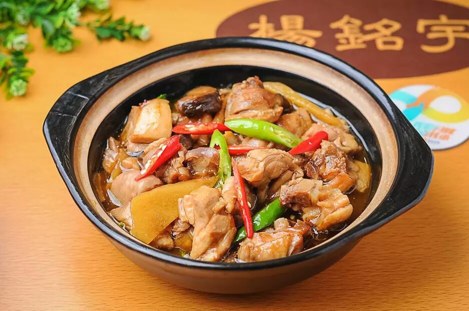 推荐菜:黄焖鸡黄焖鸡米饭黄焖排骨分类:餐馆;餐饮;黄焖鸡电话