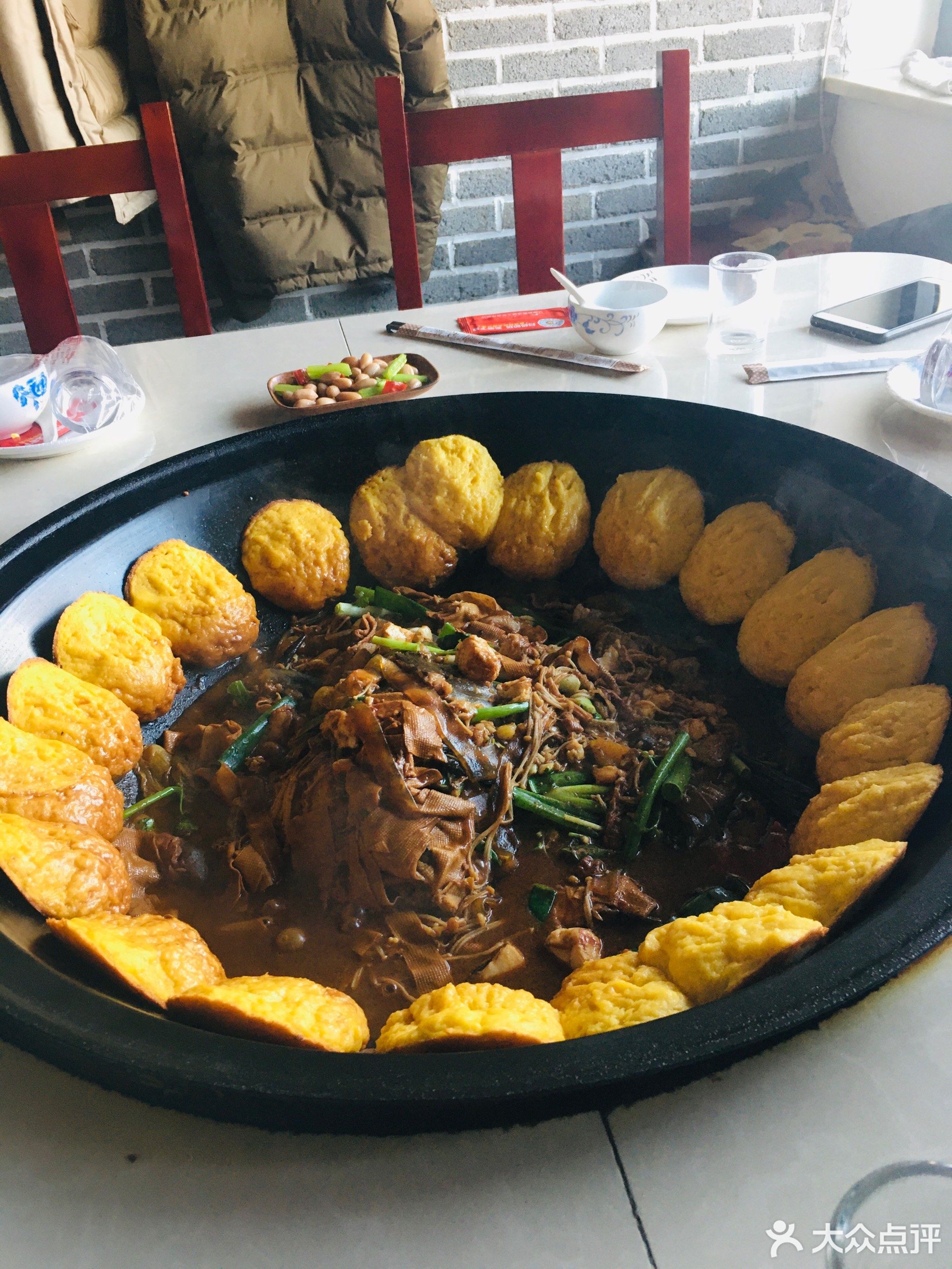             小媳妇铁锅炖鱼