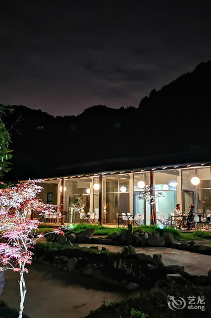 首页>西安市>住宿服务>酒店>西安德冬度假别墅 西安德冬度假别墅位于