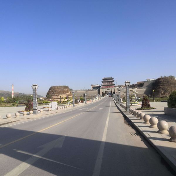山上出山门后约