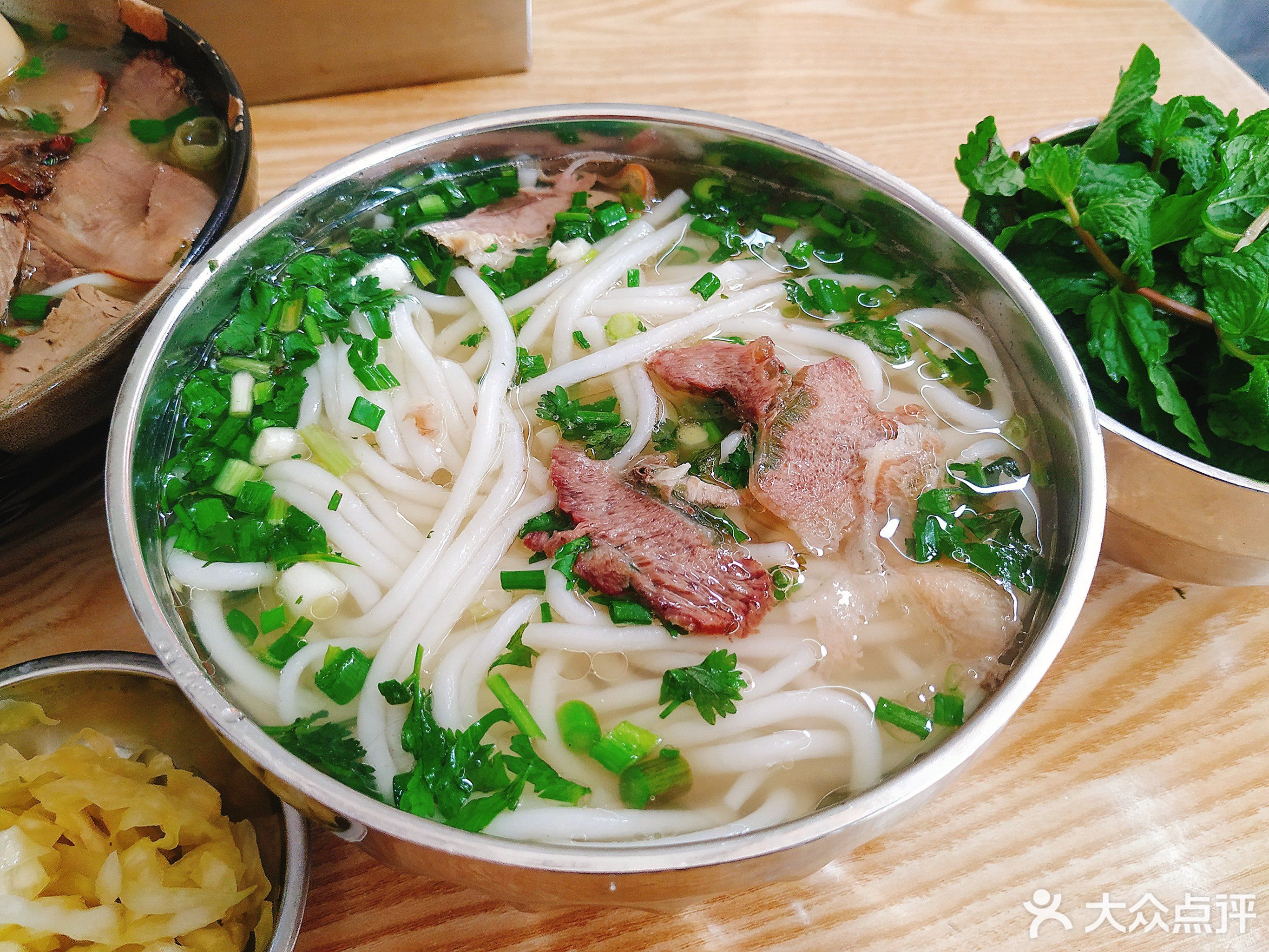              老盐边羊肉米线