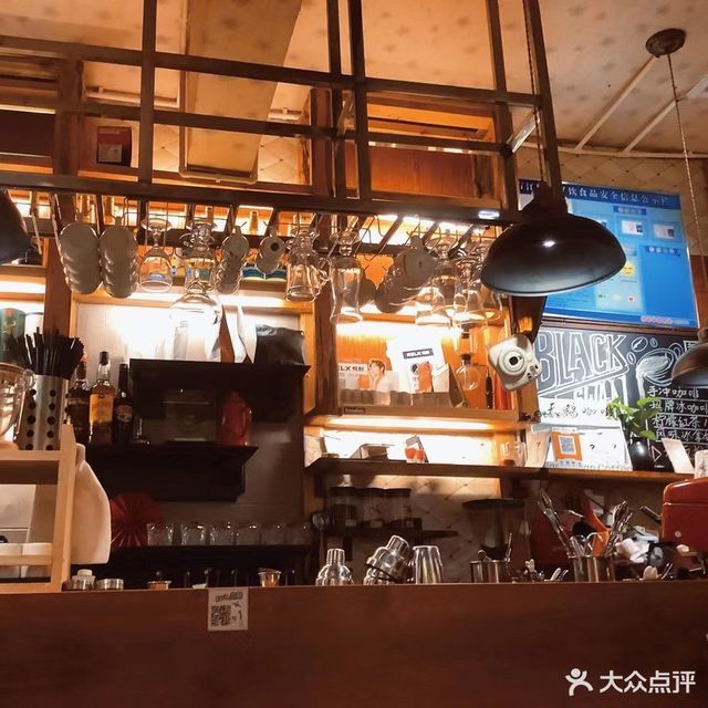 黑天鹅位于百色市右江区城乡路8090号 标签:中餐餐饮咖啡馆