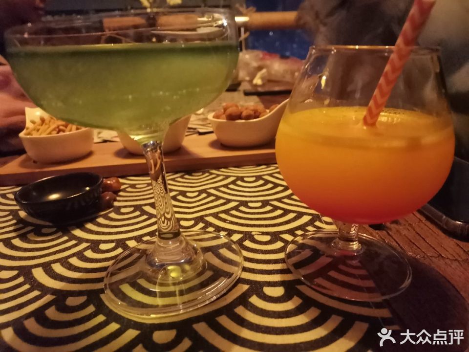 萤火虫音乐吧位于东营市东营区北一路与云门山路交汇处附近东推荐菜