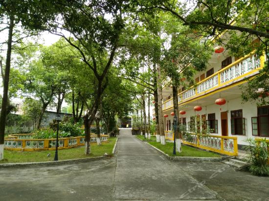 【丹霞山叠云谷度假村】地址,电话,路线,周边设施_360地图