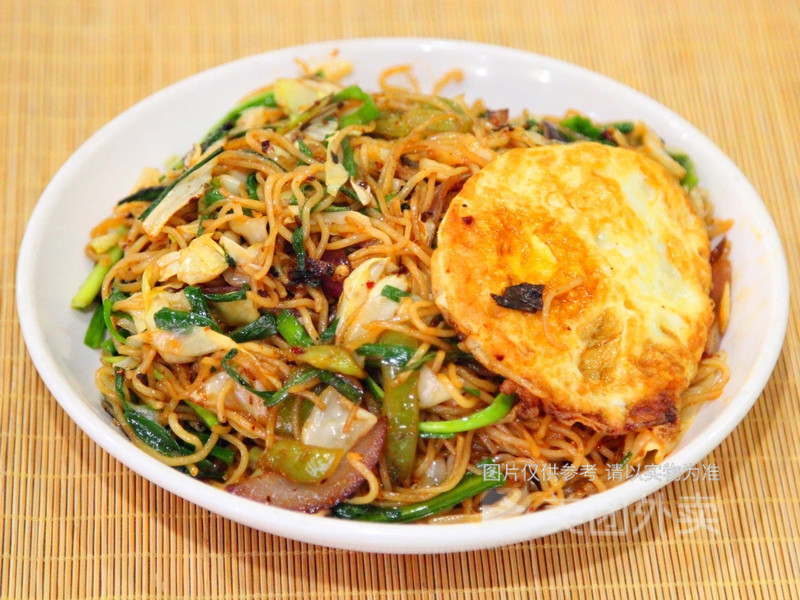 鸡蛋炒细面图片