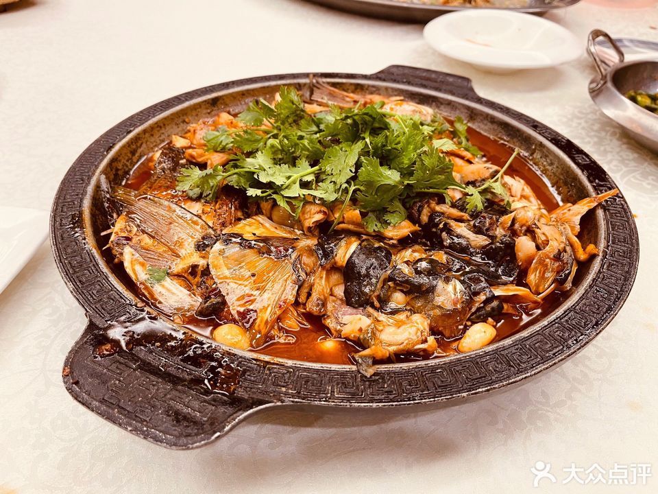 肥肠鱼头图片
