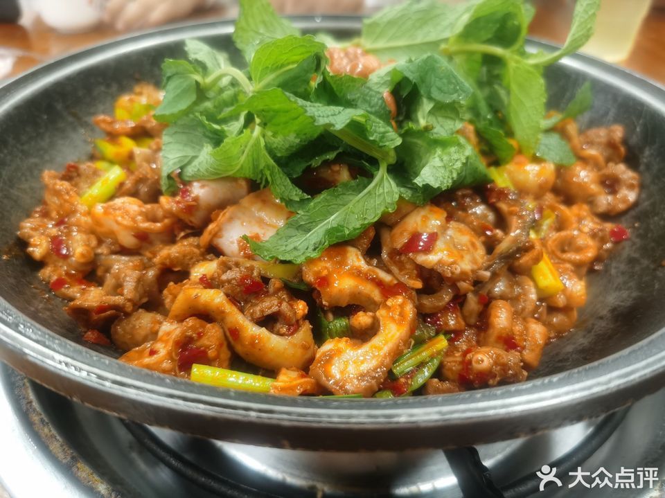 榕江风味腊更虾酸牛肉肥肠