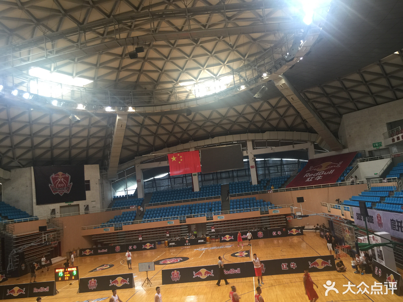         武汉体育学院-篮球馆