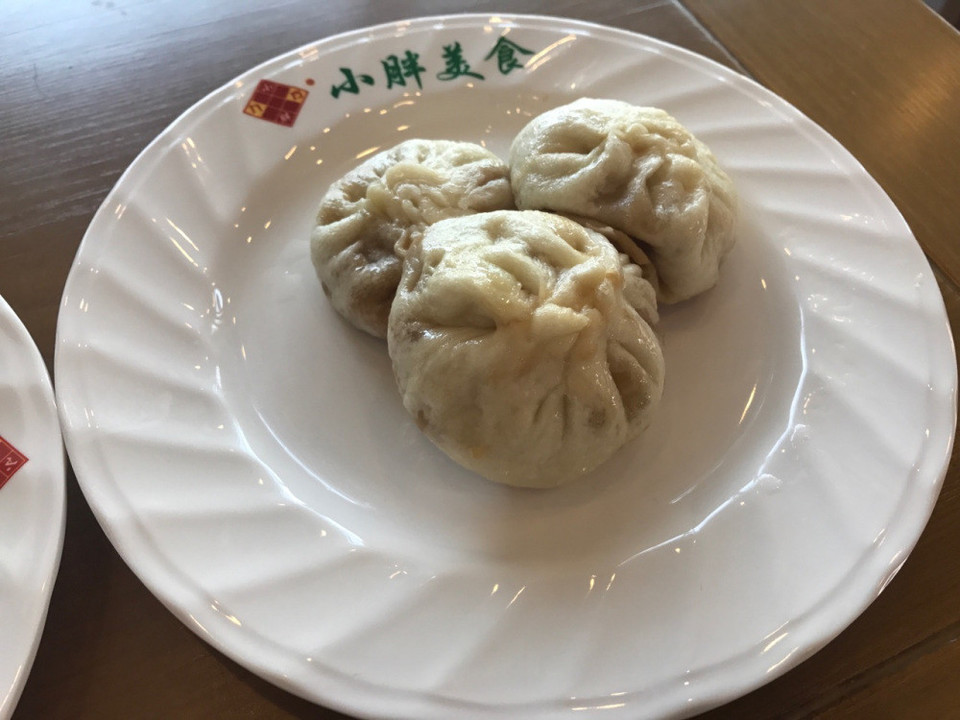 炒肝推荐菜:小胖包子王(北小街店)位于北京市东城区北小街奥士凯便利