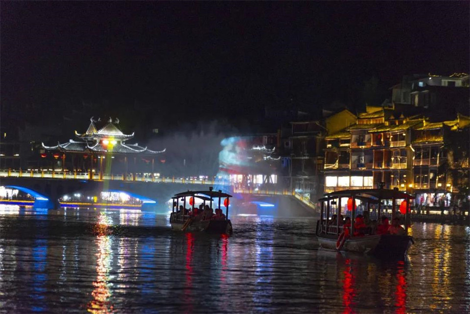 湘西土家族苗族自治州 休闲娱乐 景点公园 景点 > 凤凰古城景区 标签