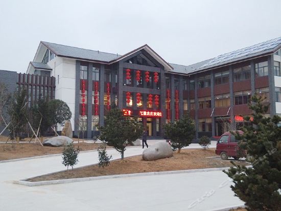 江徽农庄(野寨店)位于安庆市潜山市吴塘村g35国道天柱山出口对面推荐