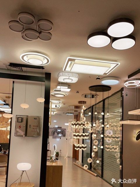 华强灯饰(居然之家锡沪路店)
