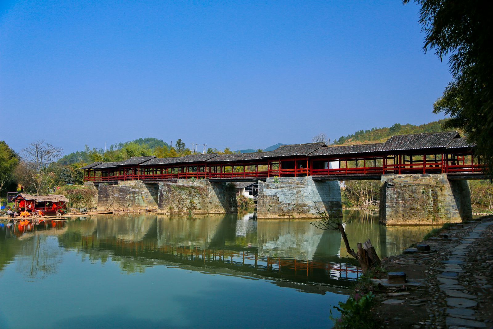 彩虹桥景区