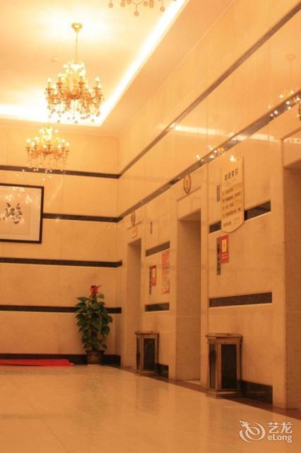【华尔顿大酒店】华尔顿大酒店电话,华尔顿大酒店地址