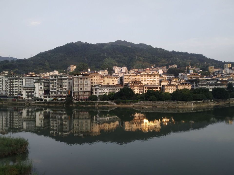           龙胜各族自治县图书馆