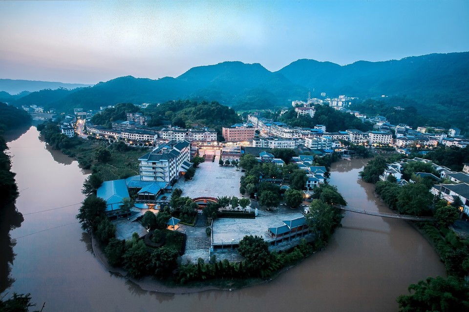 区位于重庆市巴南区古佛街 标签:风景名胜景点温泉景点公园scenic旅游