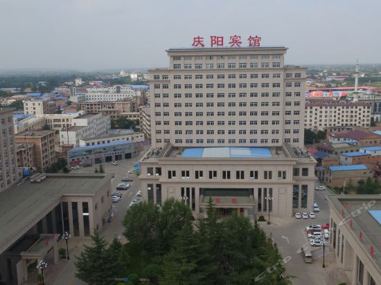 庆阳宾馆(长庆大道店)德克士星阳宾馆正新鸡排(恒隆店)怡豪精品酒店