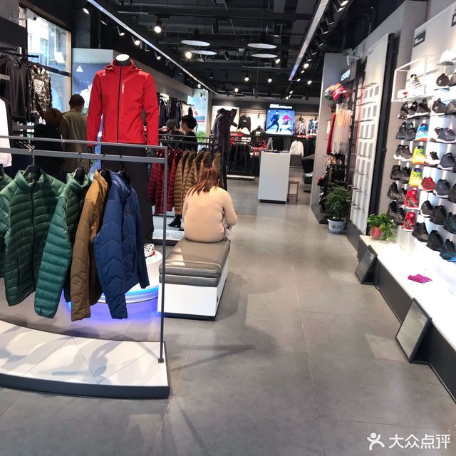匹克专卖店