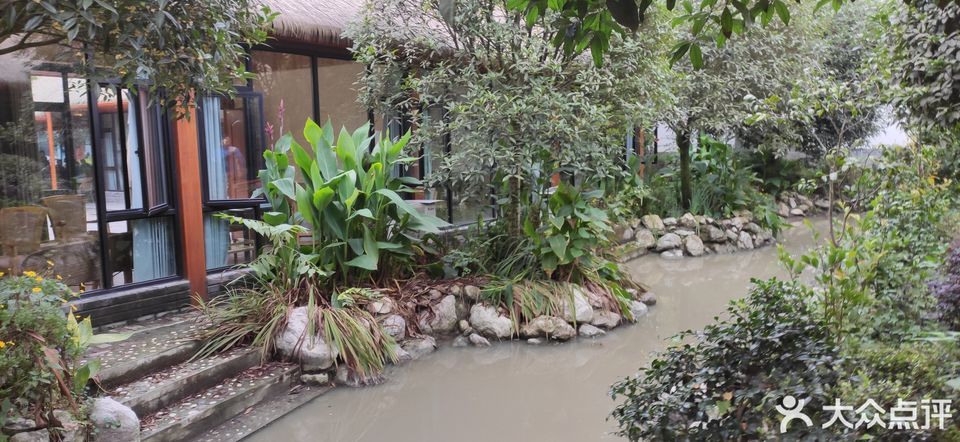 云凌草堂湖景餐厅
