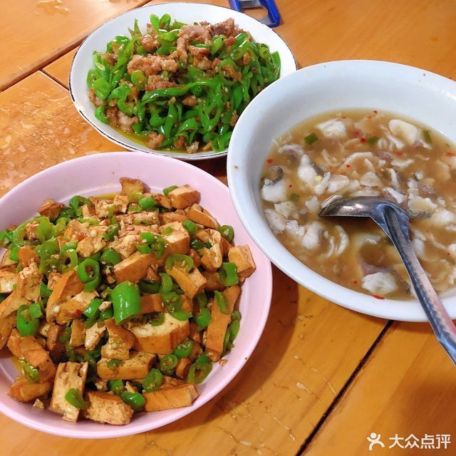 市玉山县冰溪镇新建路b区79号 标签:餐馆中餐餐饮快餐辣椒炒肉江西菜