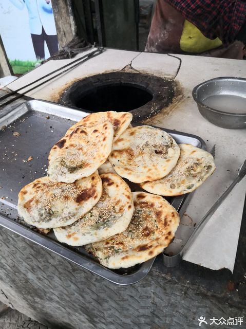 推荐菜:刘家烧饼位于宿州市灵璧县047县道冯庙镇老医院门口旁