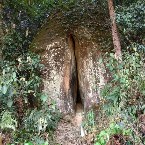 娱乐>景点公园>阴元石 老吴华哥:又名少元石,位于丹霞山翔龙湖景区,因