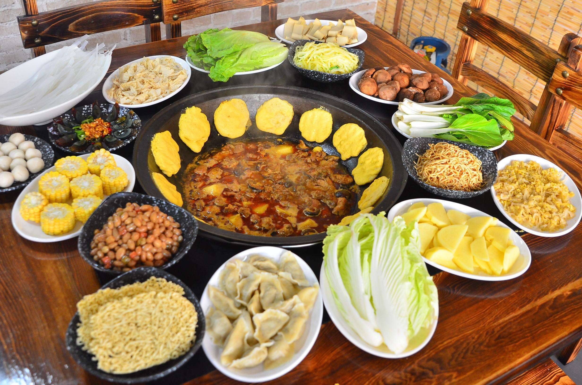           东北特色铁锅炖