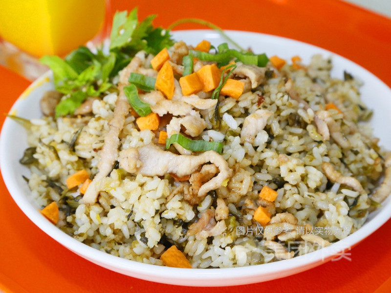 雪菜榨菜肉丝炒饭图片