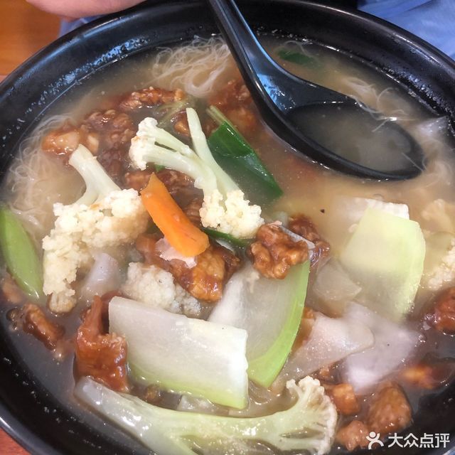 红薯丸子推荐菜:福清滑粉(东方名城店)位于福州市马尾街道江滨东大道