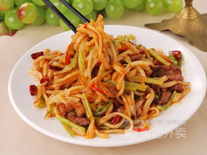 小马子奇台拨鱼子拌面大盘鸡