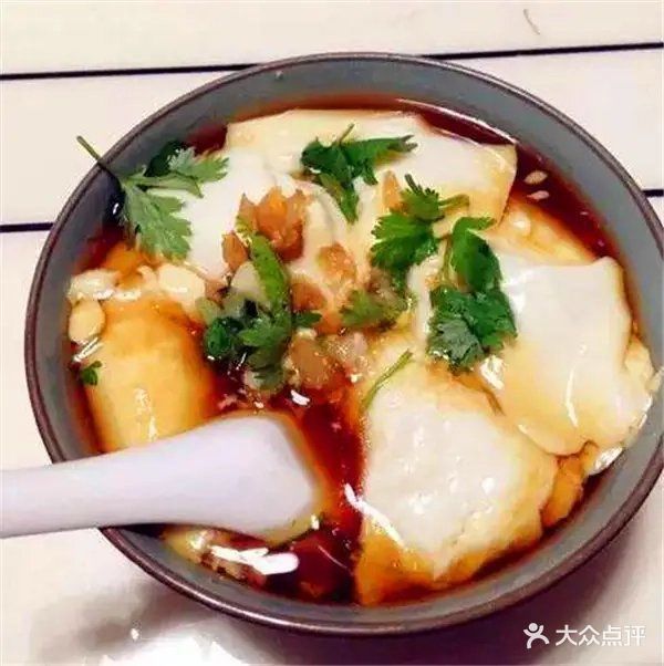 推荐菜:王记豆腐脑包子馆位于安阳市文峰区南大街与西大街交汇处东北