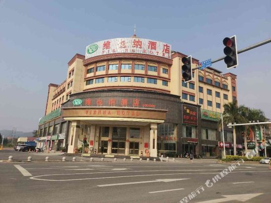 梧州市 住宿服务 酒店 > 维也纳酒店(梧州高新店) ]