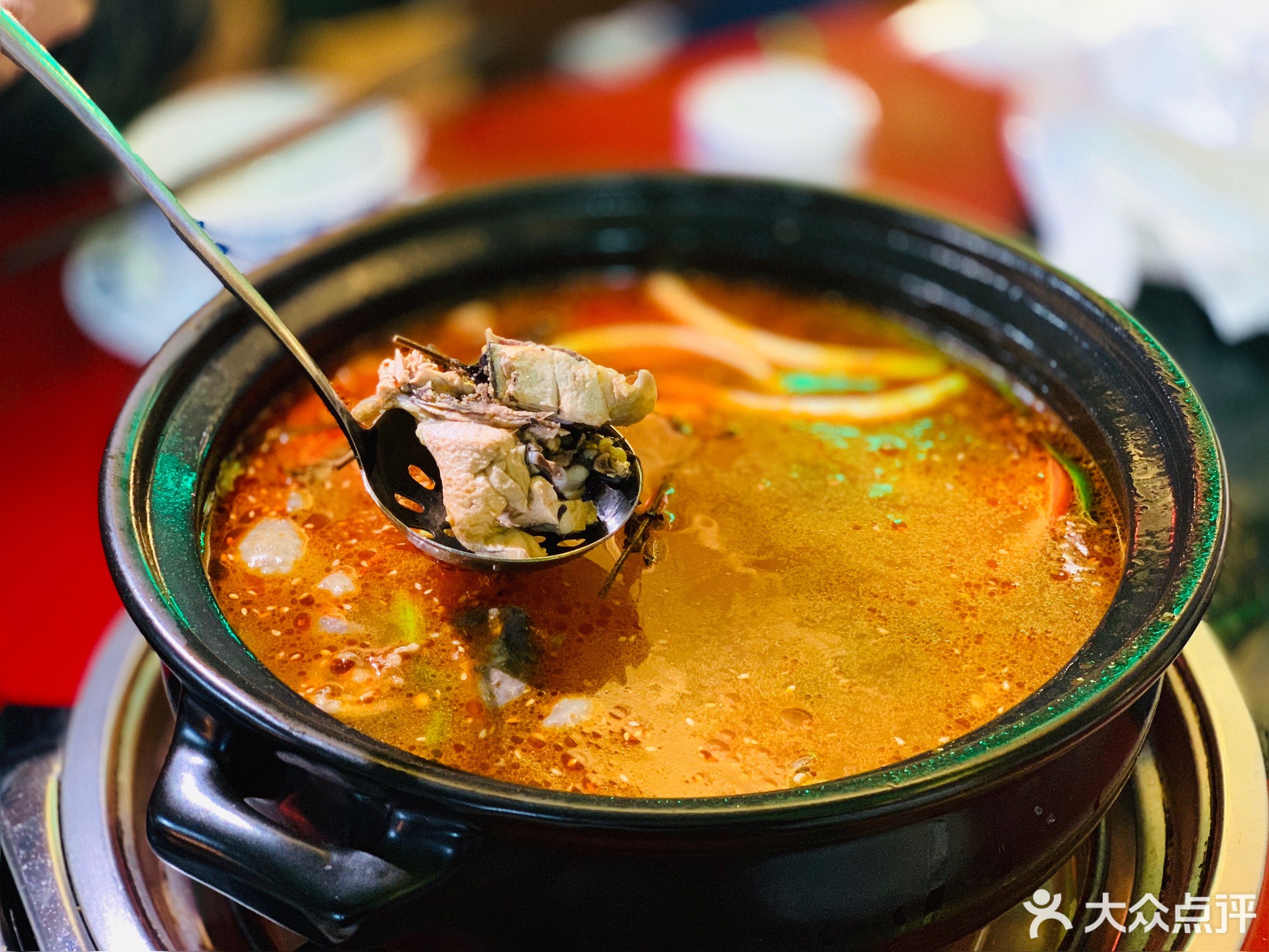 巴人治灶火锅店