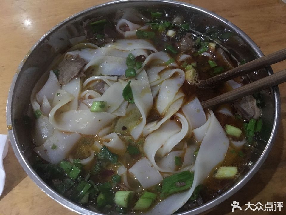 (智慧树幼儿园对面)推荐菜:素粉鸡蛋羊肉粉分类:餐馆;餐饮;小吃;快餐