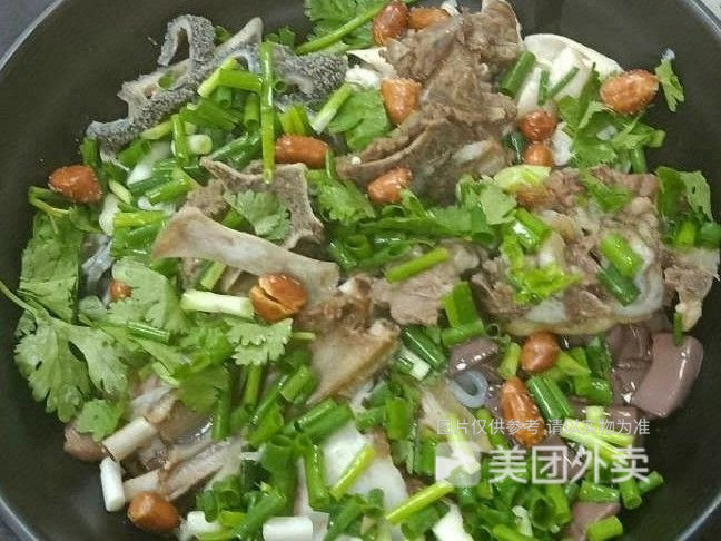 营养鸡蛋红烧牛肉面推荐菜:羊咩咩羊肉粉(沙边店)位于佛山市南海区