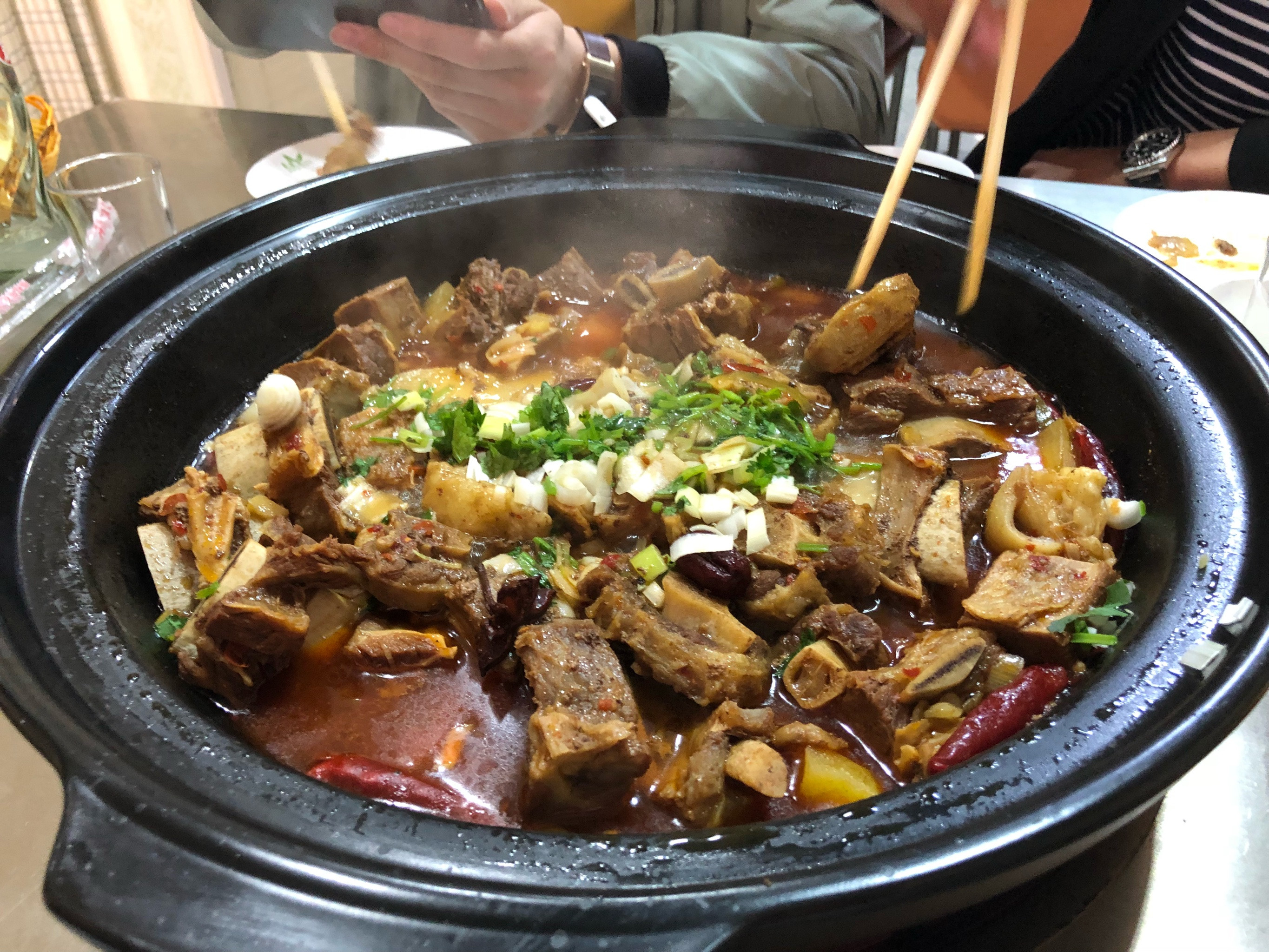          吉品牛牛排牛尾一锅香