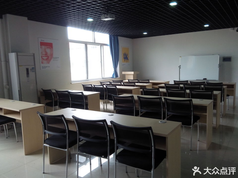保定市远飞助学培训学校保定口才培训保定市培训机构保定市路通驾校