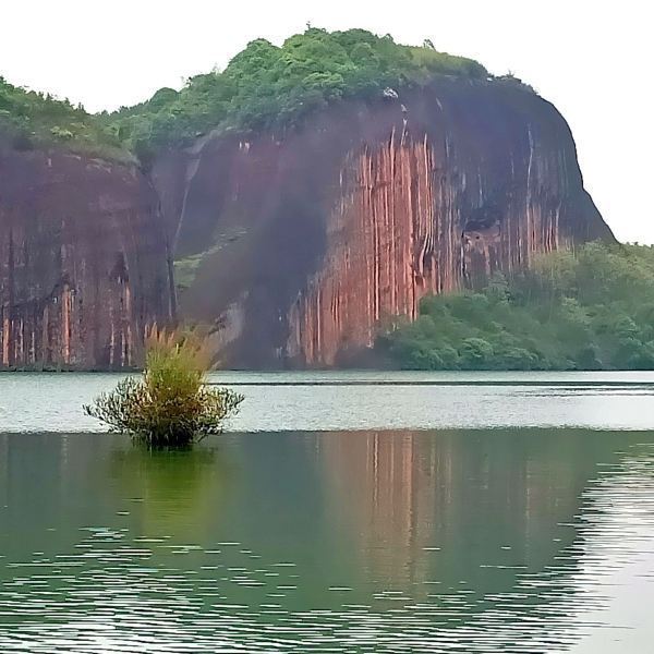 景点公园 景点 > 飞天山国家地质公园提琴g大调:飞天山风景区,红山