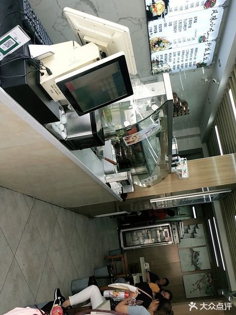 笼笼鲜汤包良友店