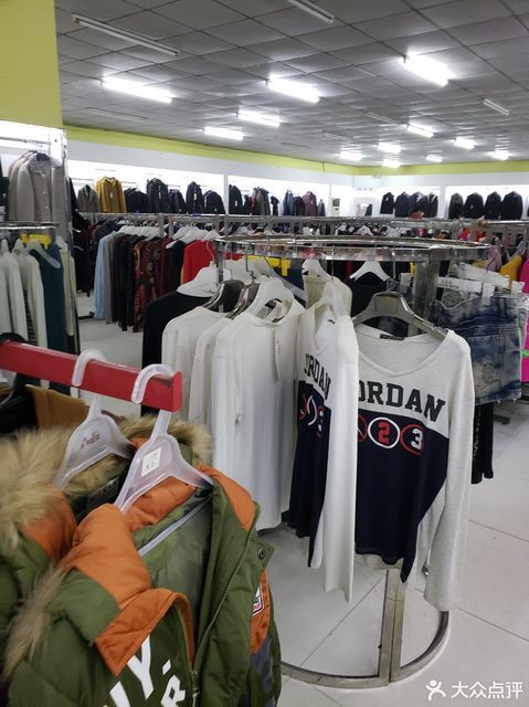 春天品牌服饰广场(脉旺店)图片