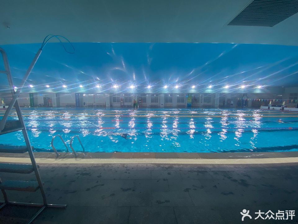 北京八中游泳馆
