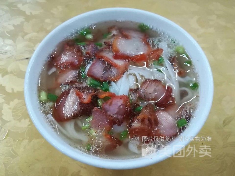牛腩粉叉烧肉丸粉推荐菜:明仔多祝汤粉位于惠州市惠东县蕉田路与金山