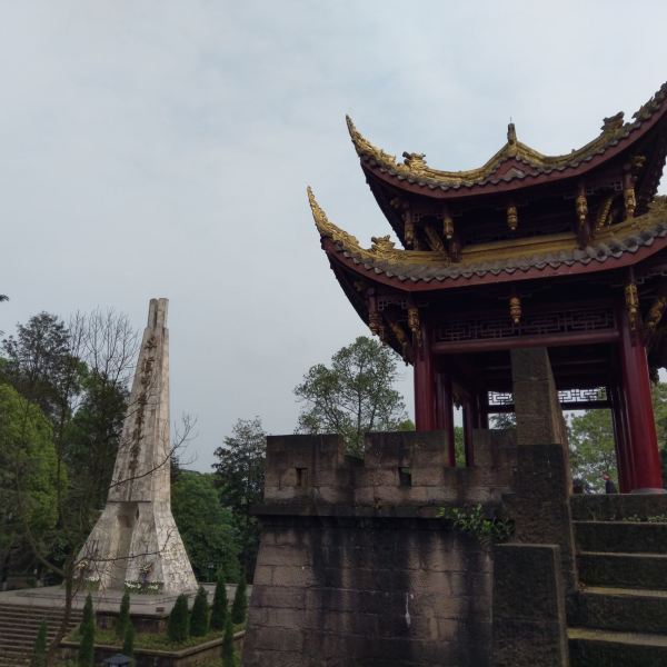 泸州市 休闲娱乐 景点公园 > 龙透关公园