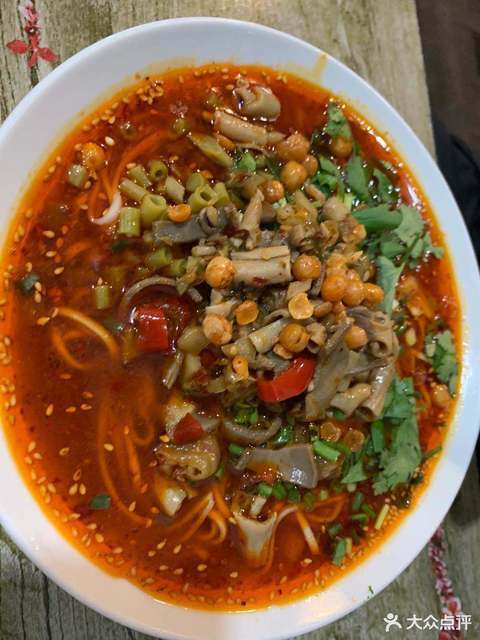 泡椒鸡杂面 肥肠血旺面